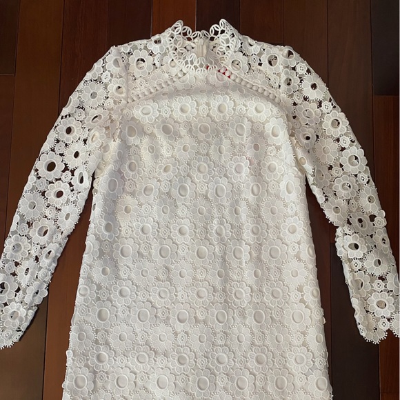 Monique Lhuillier Dress - Picture 4 of 13